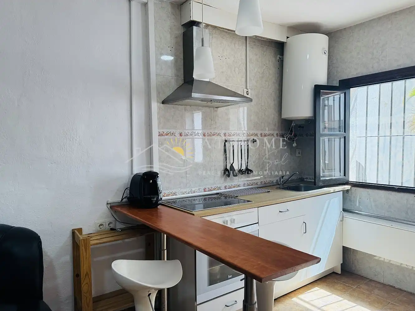 Cocina de Apartamento de alquiler en Nerja con Terraza, Piscina y Horno