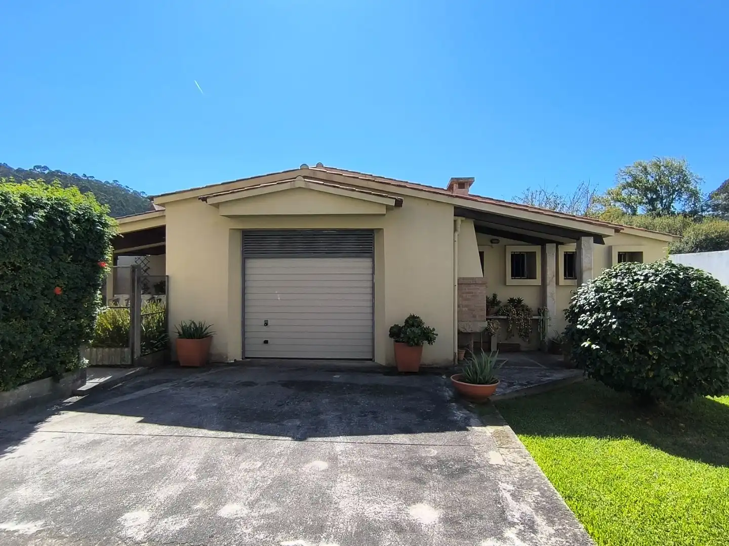 Exterior view of Houses for sale in Cangas   with Terrace and Balcony