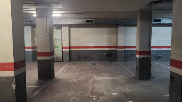 Garaje en Venta en Collblanc