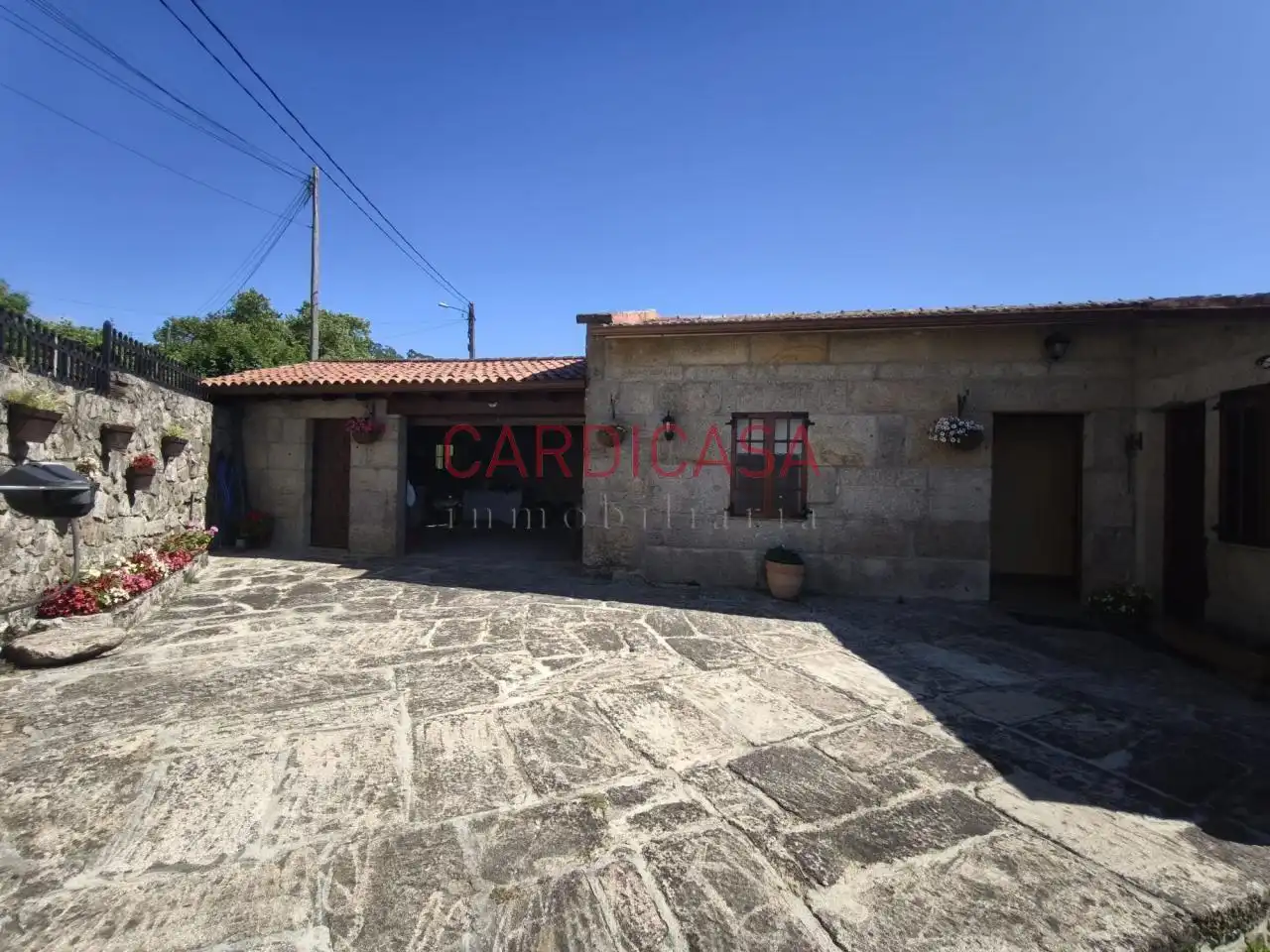 Vista exterior de Casa o xalet en venda en Mondariz amb Calefacció, Jardí privat i Terrassa