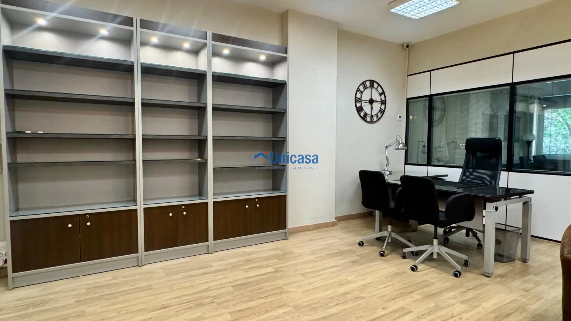 Büro zur Miete in Málaga mit Klimaanlage, Heizung und Möbliert