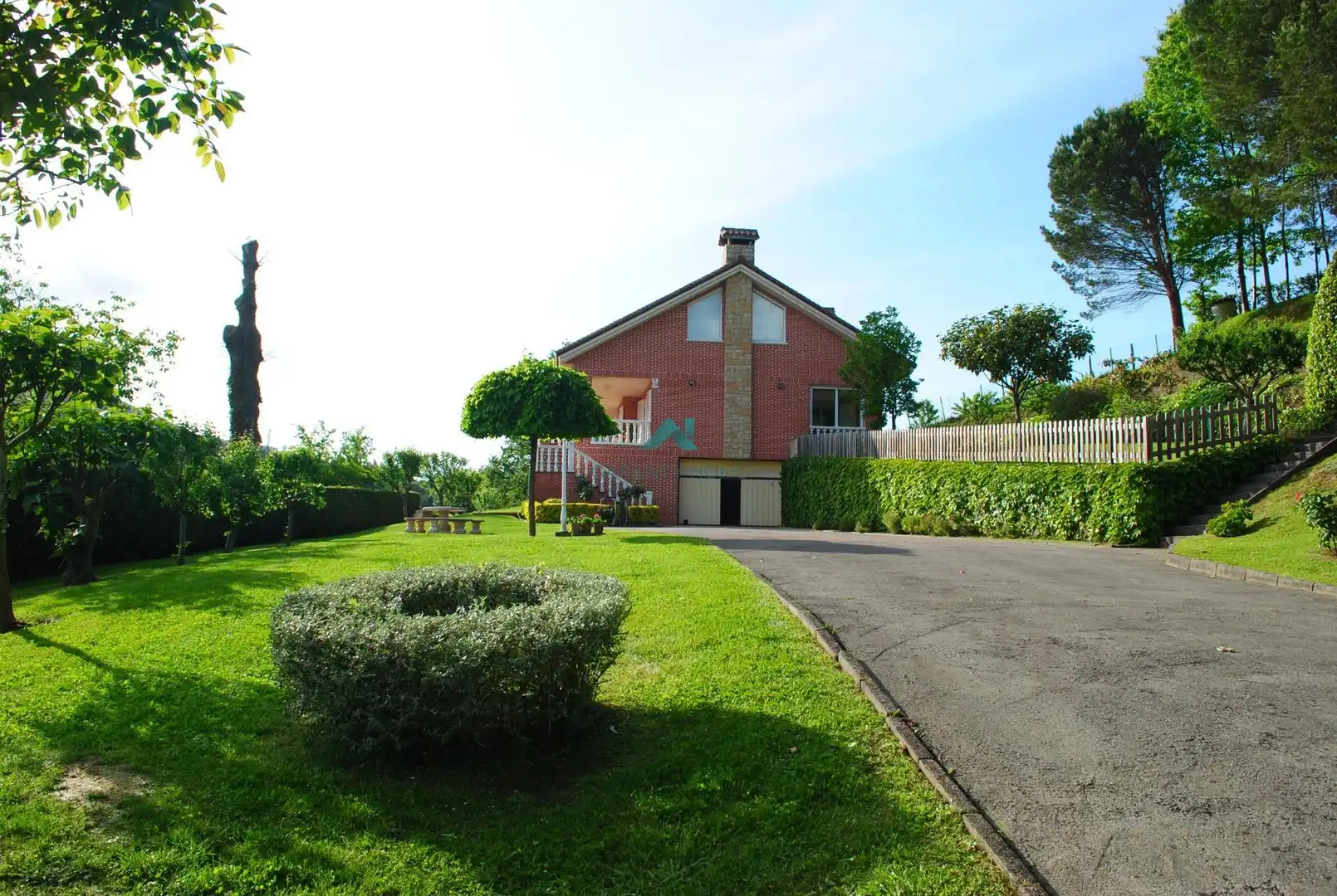 Vista exterior de Casa o xalet en venda en Ampuero amb Calefacció, Jardí privat i Terrassa