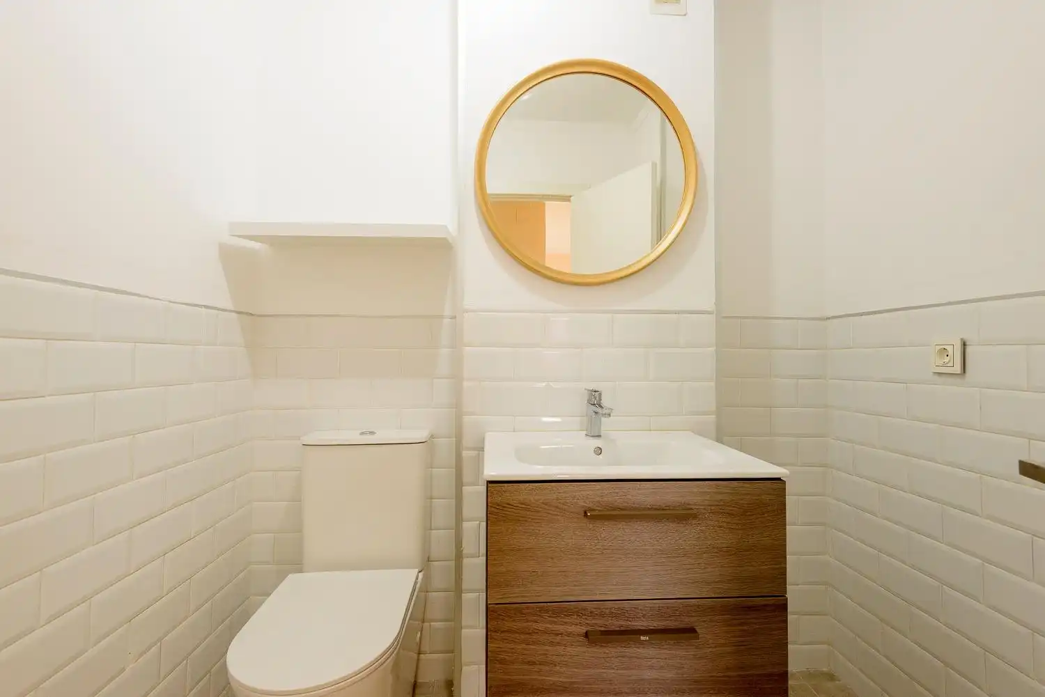 Baño de Ático en venta en Siero con Calefacción y Trastero