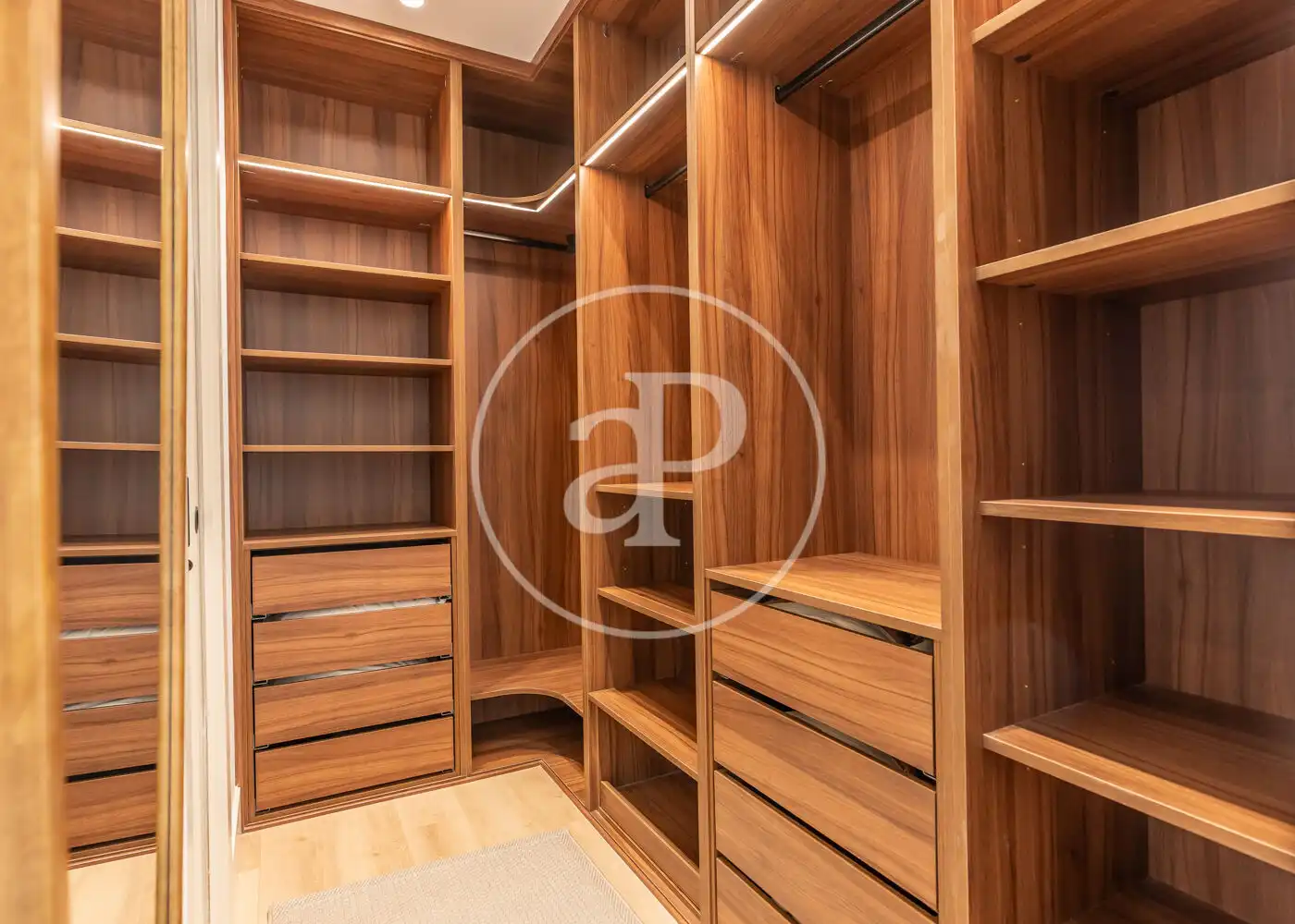 Flat for sale in Madrid  with Heating and Furnished