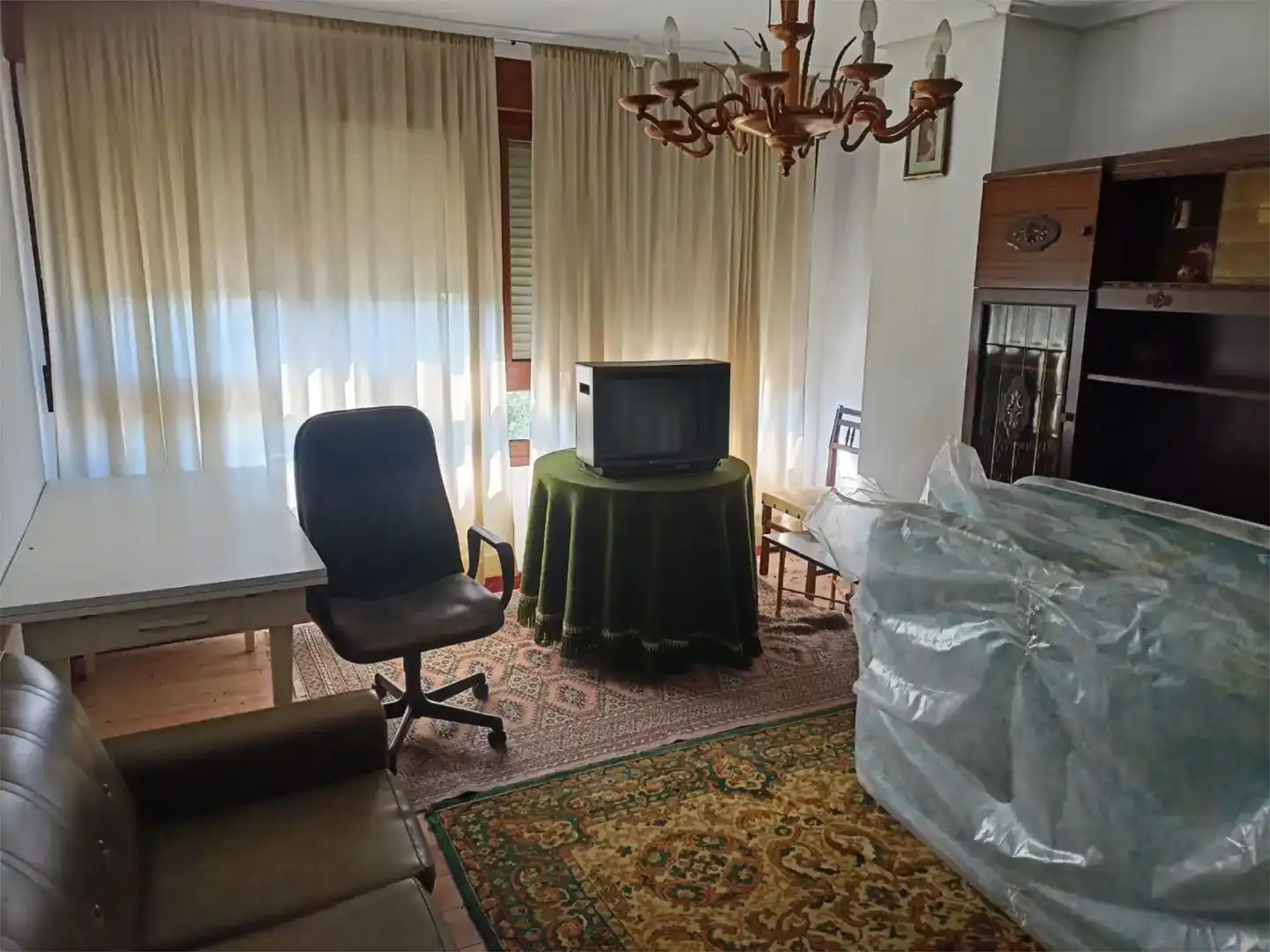 Sala d'estar de Pis en venda en Valle de Losa amb Balcó