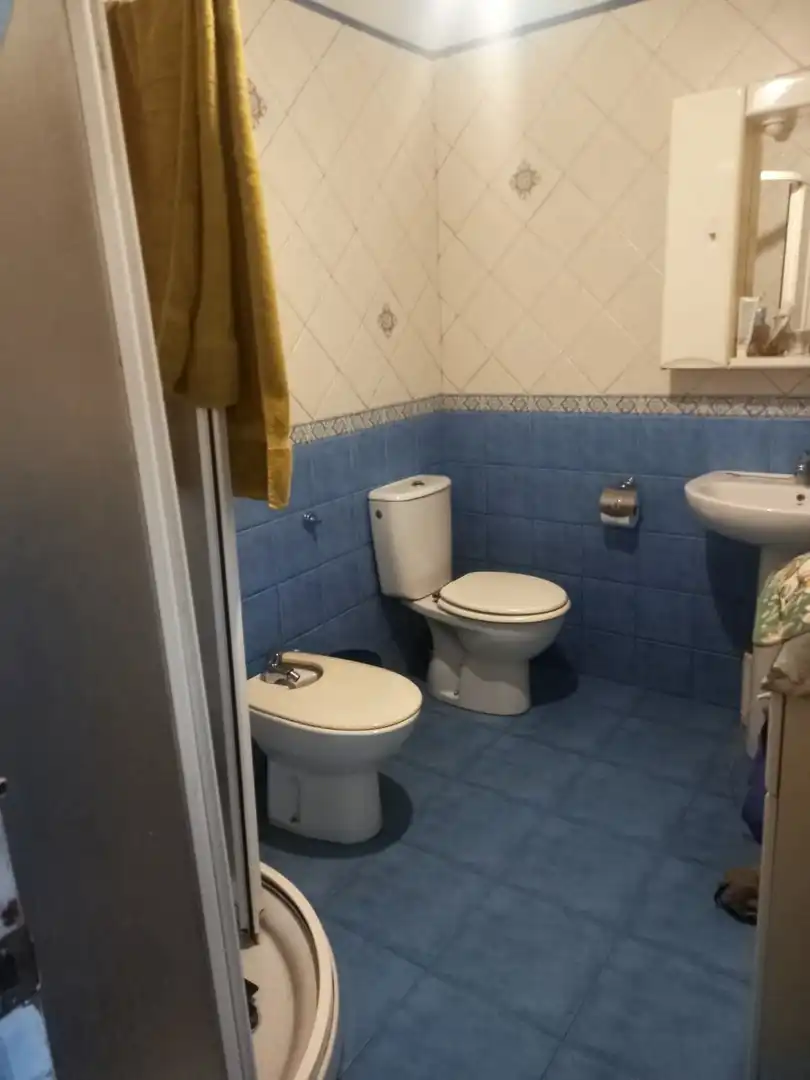 Badezimmer von Einfamilien-Reihenhaus zum Verkauf in Langreo mit Heizung, Parkett und Terrasse