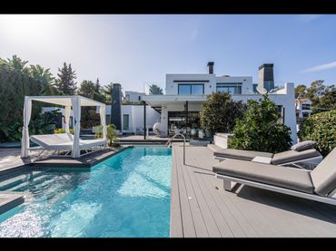 Casa amb piscina en venda a Nueva Andalucía