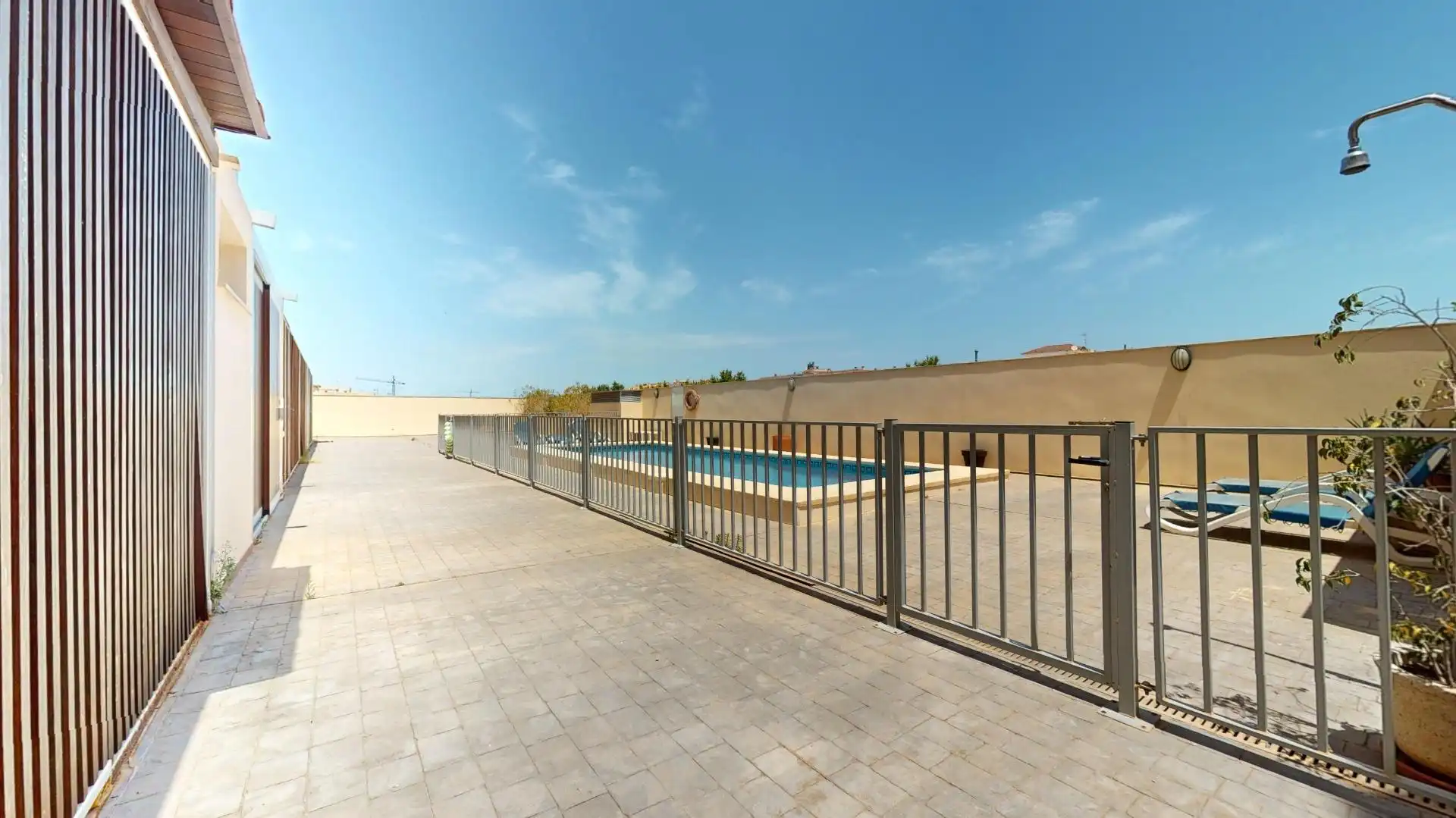 Piscina de Dúplex en venda en Pilar de la Horadada amb Aire condicionat, Calefacció i Jardí privat