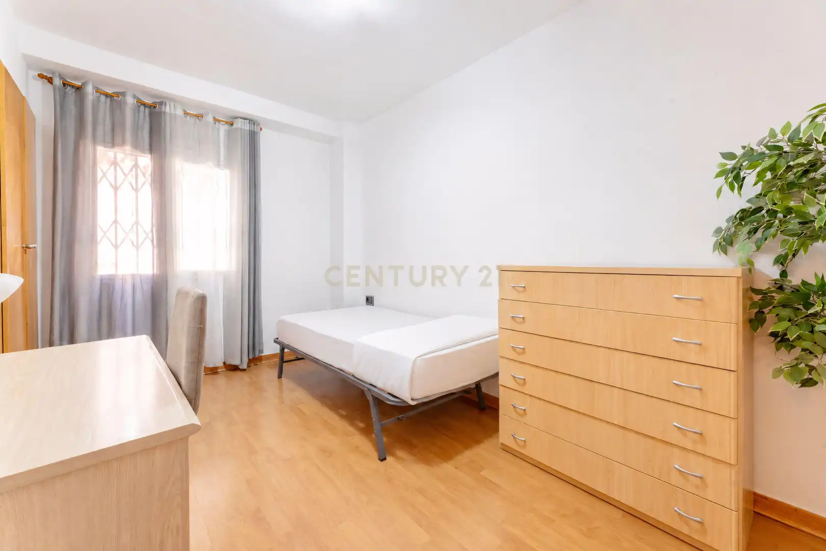 Schlafzimmer von Erdgeschoss zum Verkauf in Valencia