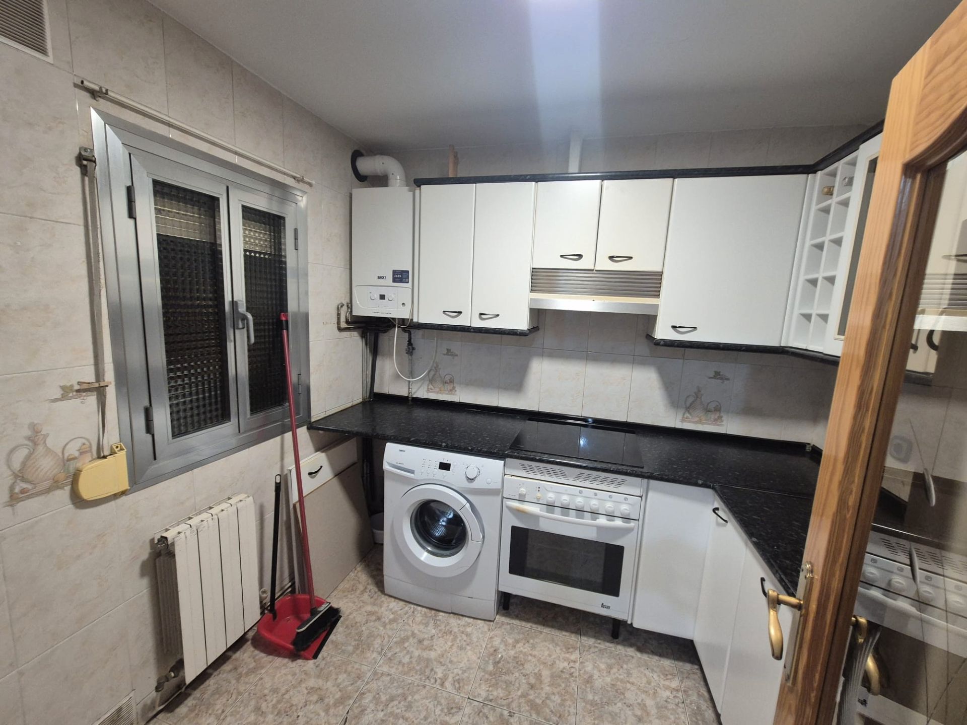 Cocina de Piso en venta en  Madrid Capital con Calefacción