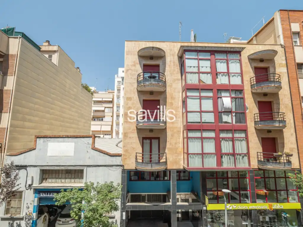 Vista exterior de Apartament en venda en L'Hospitalet de Llobregat amb Aire condicionat