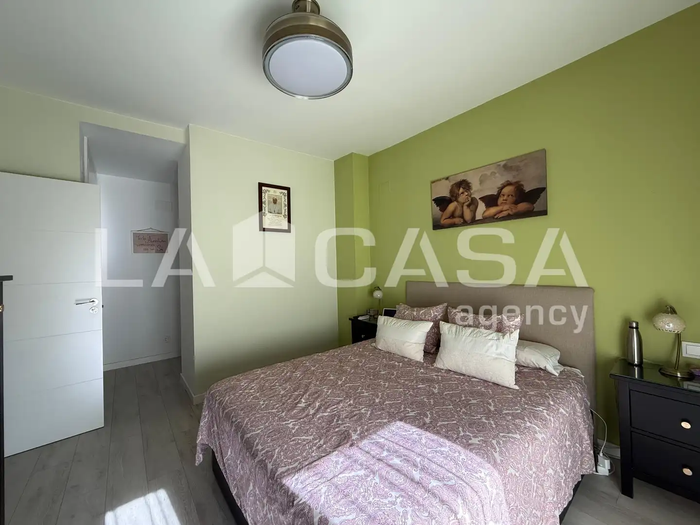 Habitación de Casa adosada en venta en Dos Hermanas con Aire acondicionado y Piscina