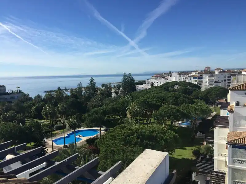 Jardín de Ático en venta en Marbella con Aire acondicionado, Terraza y Trastero