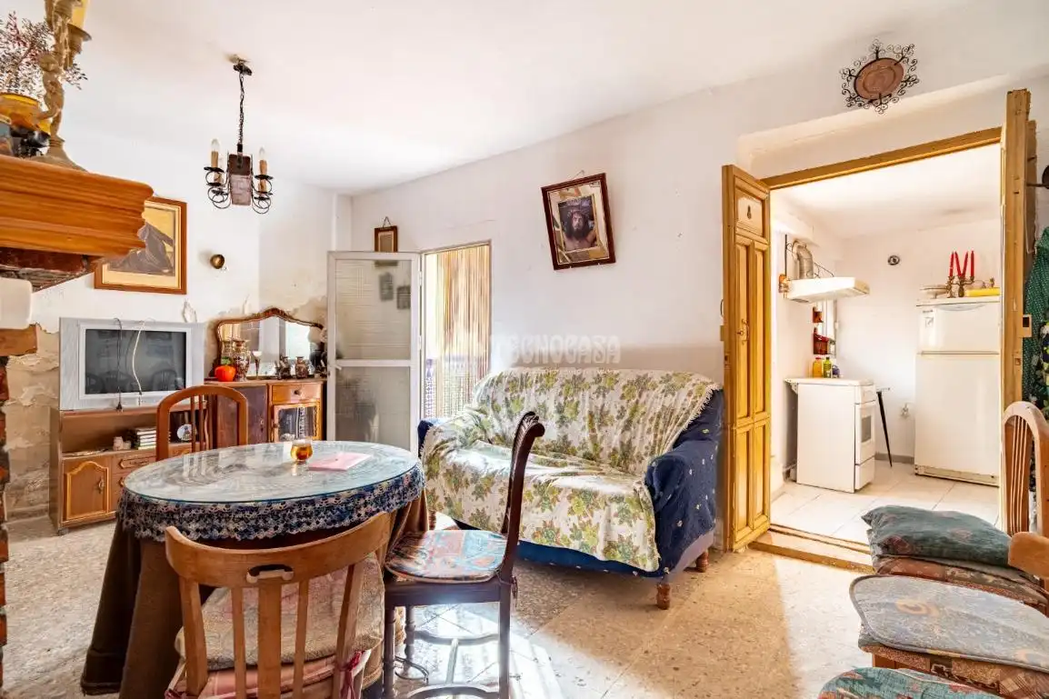 Sala d'estar de Casa adosada en venda en Villamena amb Terrassa