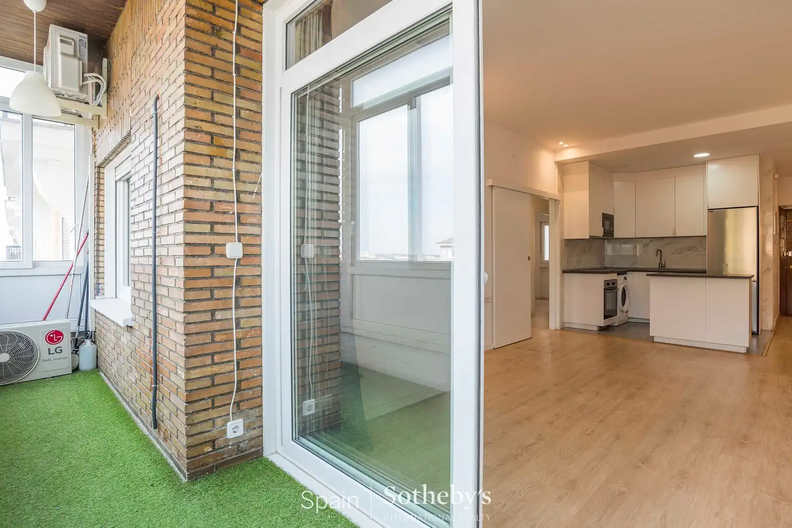 Balcony of Apartments for sale in  Madrid Capital  with Air Conditioner, Heating and Terrace