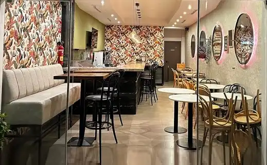 Local comercial en traspaso en Nueva Andalucía, imagen 2