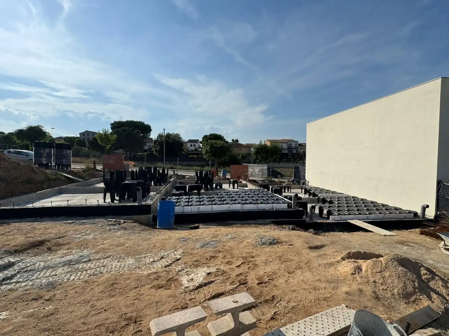 Vista exterior de Casa adosada en venda en Sils amb Aire condicionat, Calefacció i Jardí privat