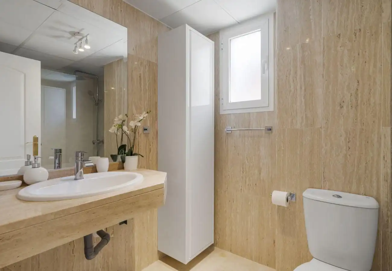 Bathroom of Apartments for rent in Marbella  with Air Conditioner, Private garden and Furnished