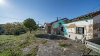 Vista exterior de Casa o xalet en venda en Oviedo  amb Jardí privat