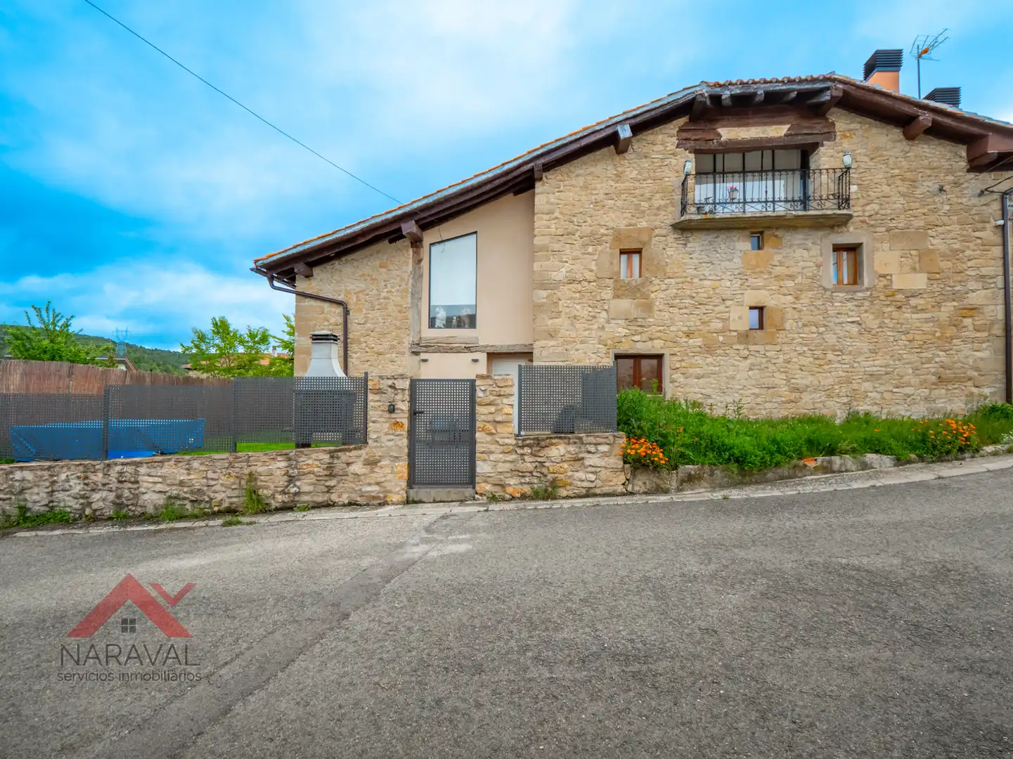 Vista exterior de Casa o xalet en venda en Valdegovia / Gaubea amb Calefacció, Jardí privat i Terrassa