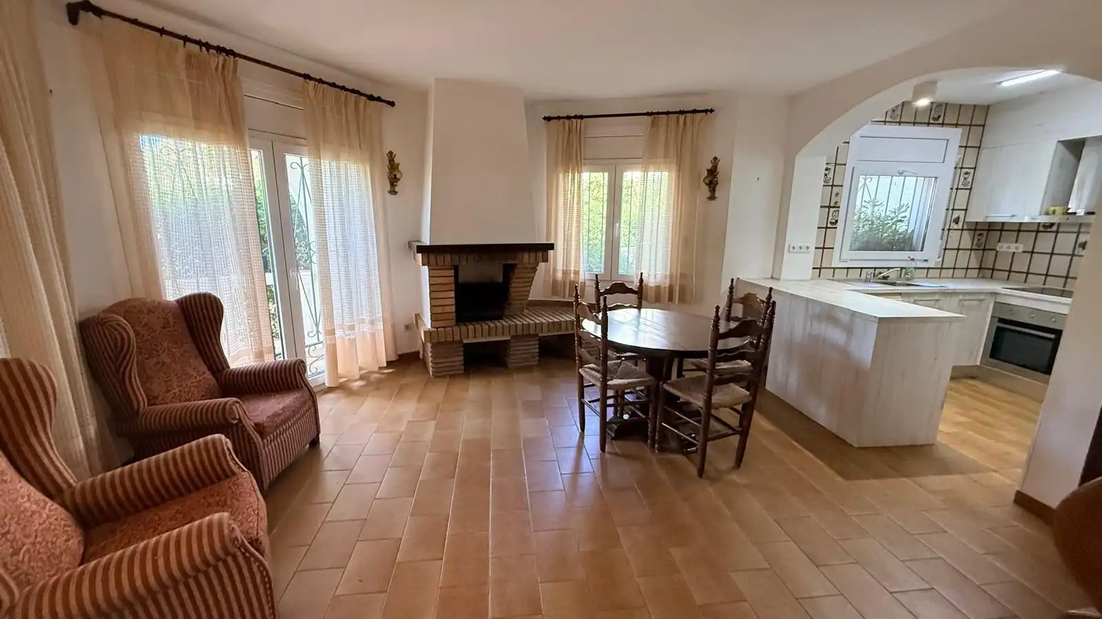Sala de estar de Casa o chalet en venta en Empuriabrava con Calefacción, Jardín privado y Terraza