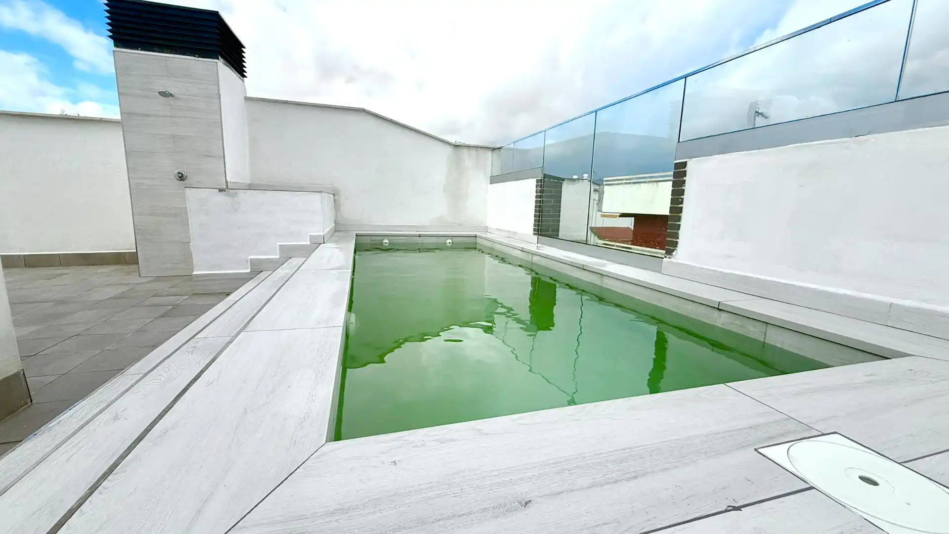 Piscina de Pis en venda en Córdoba amb Aire condicionat, Calefacció i Terrassa