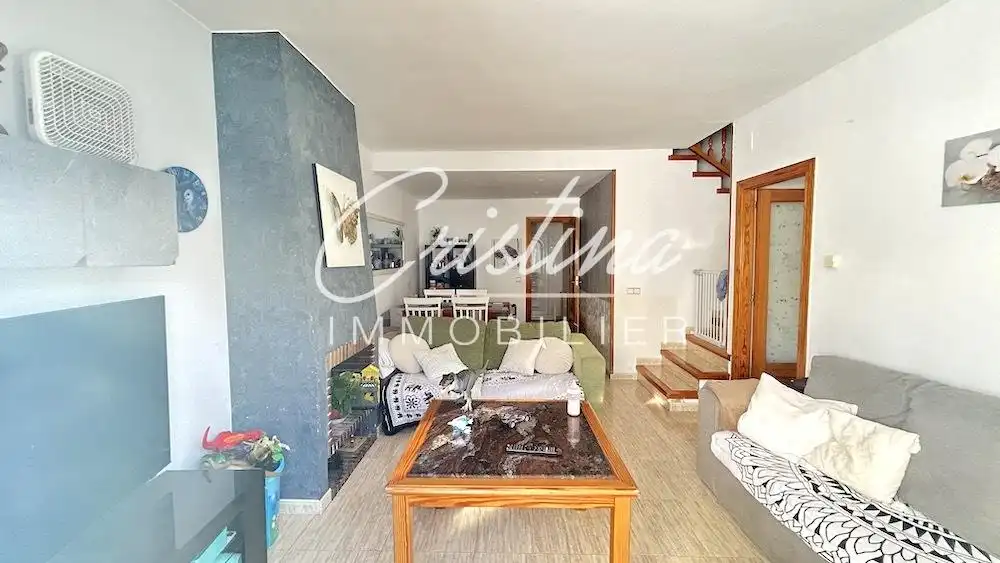 Sala d'estar de Casa adosada en venda en Santa Cristina d'Aro amb Calefacció i Jardí privat
