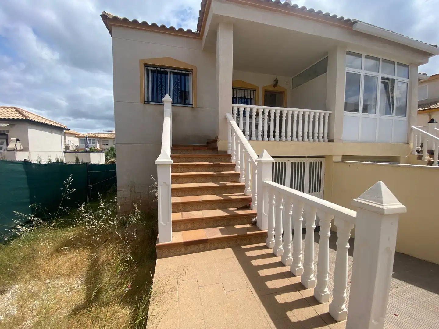 Vista exterior de Casa o xalet en venda en Castalla amb Aire condicionat, Jardí privat i Terrassa