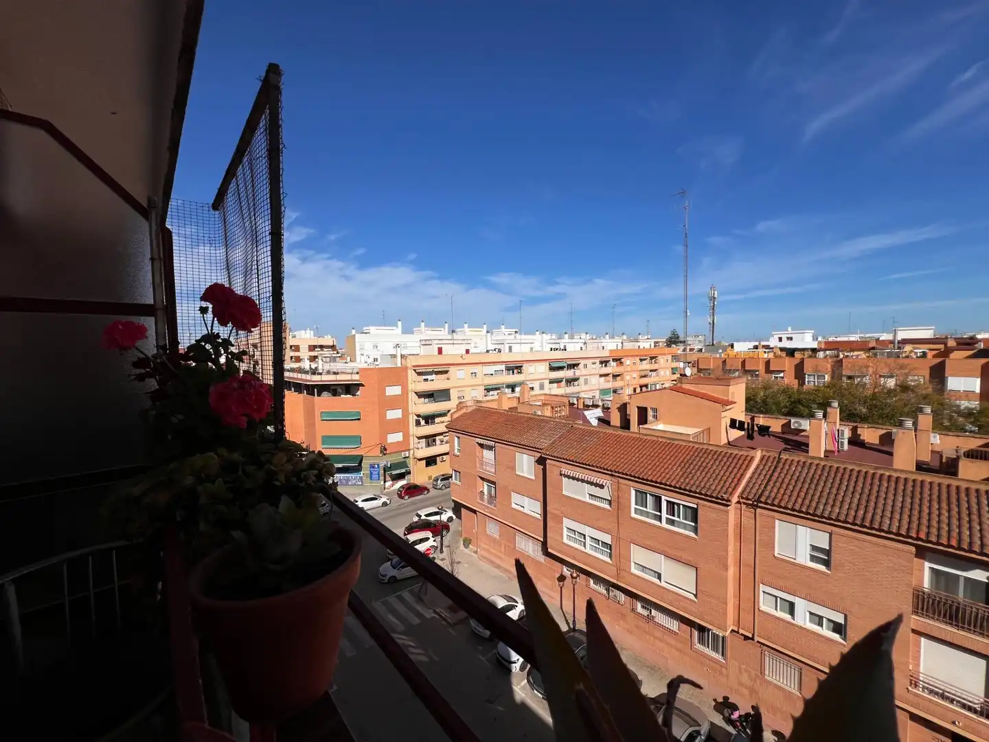 Exterior view of Flat for sale in Tavernes Blanques  with Air Conditioner, Heating and Parquet flooring