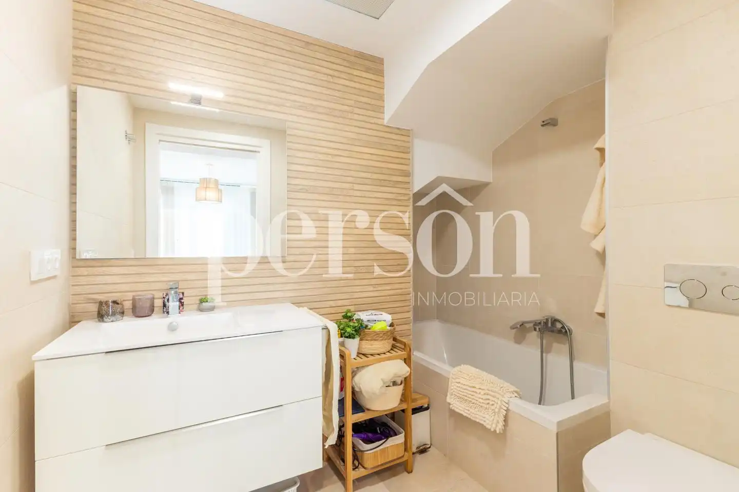 Baño de Ático en venta en Torrent con Aire acondicionado, Terraza y Trastero