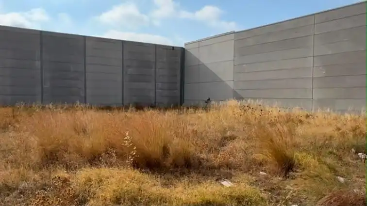 Vista exterior de Terreno industrial en venta en Dos Hermanas