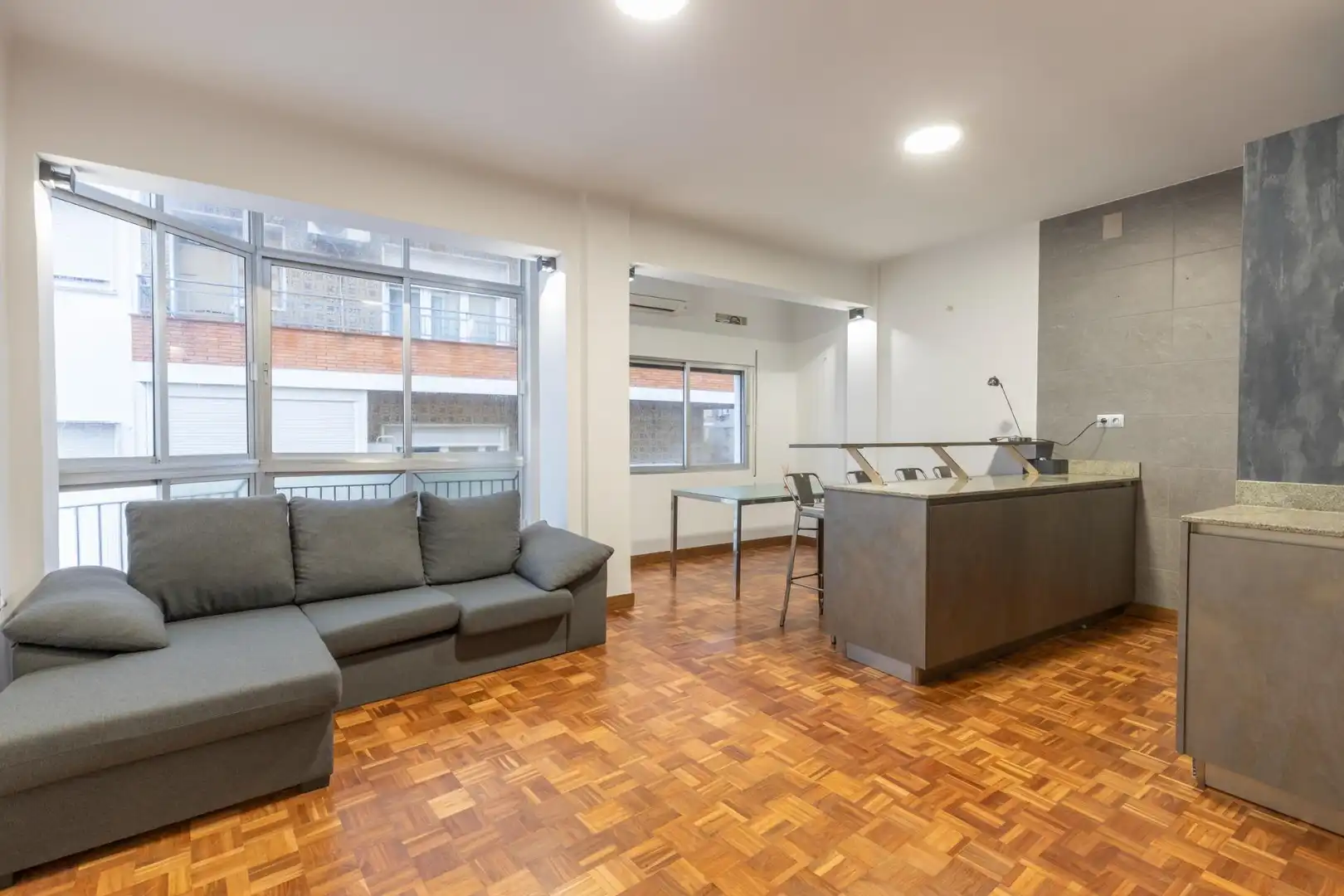 Wohnzimmer von Wohnung zum Verkauf in Granada mit Parkett