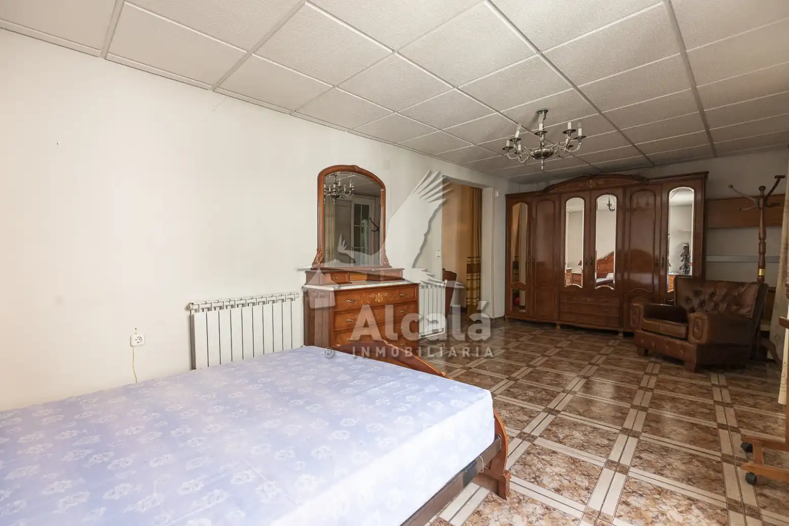 Dormitori de Casa o xalet en venda en Alcalá de Henares amb Calefacció, Traster i Balcó