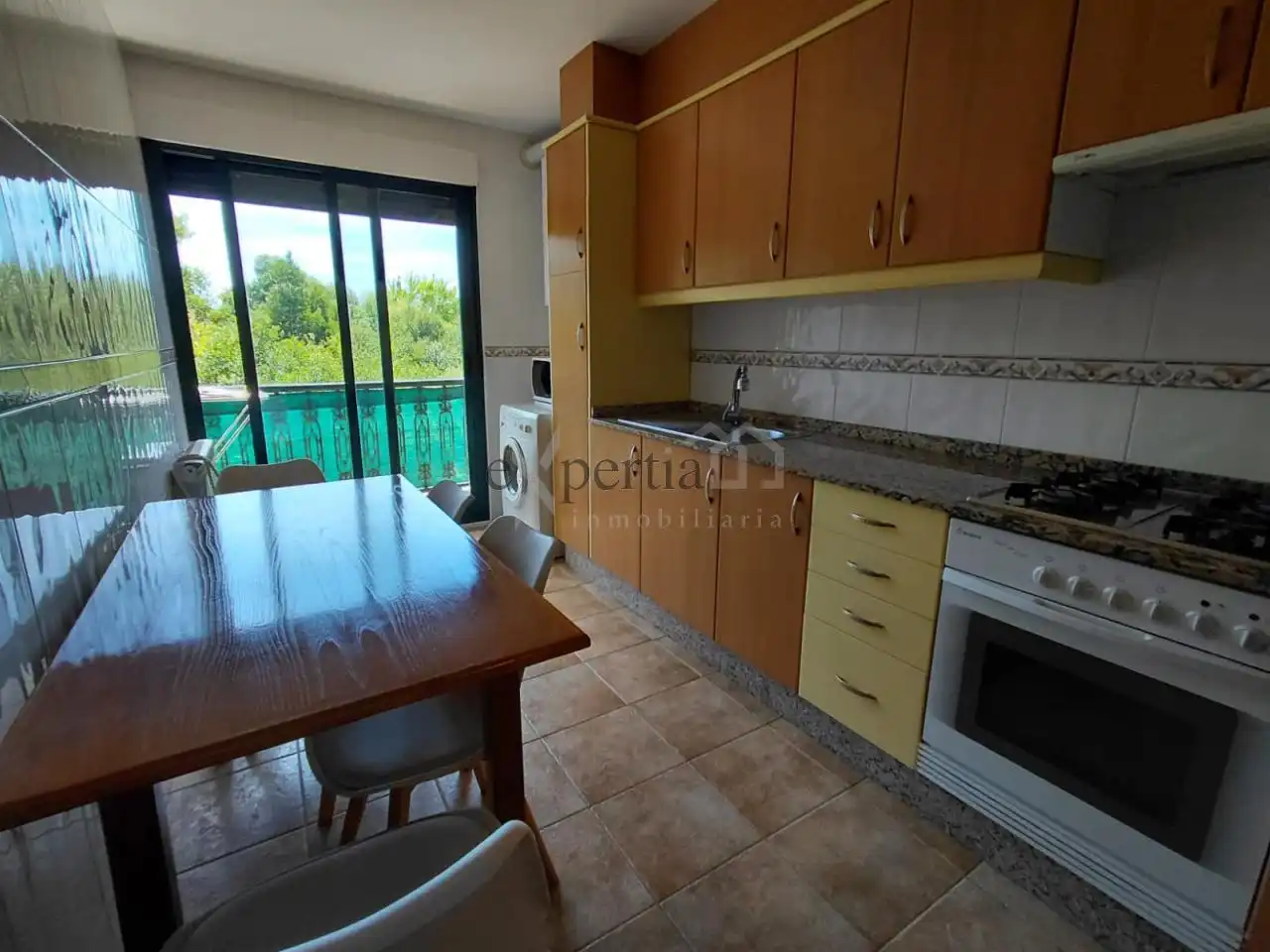 Cocina de Apartamento de alquiler en Boiro con Calefacción, Terraza y Amueblado