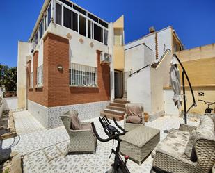 Vista exterior de Casa adosada en venda en Orihuela amb Aire condicionat, Terrassa i Traster