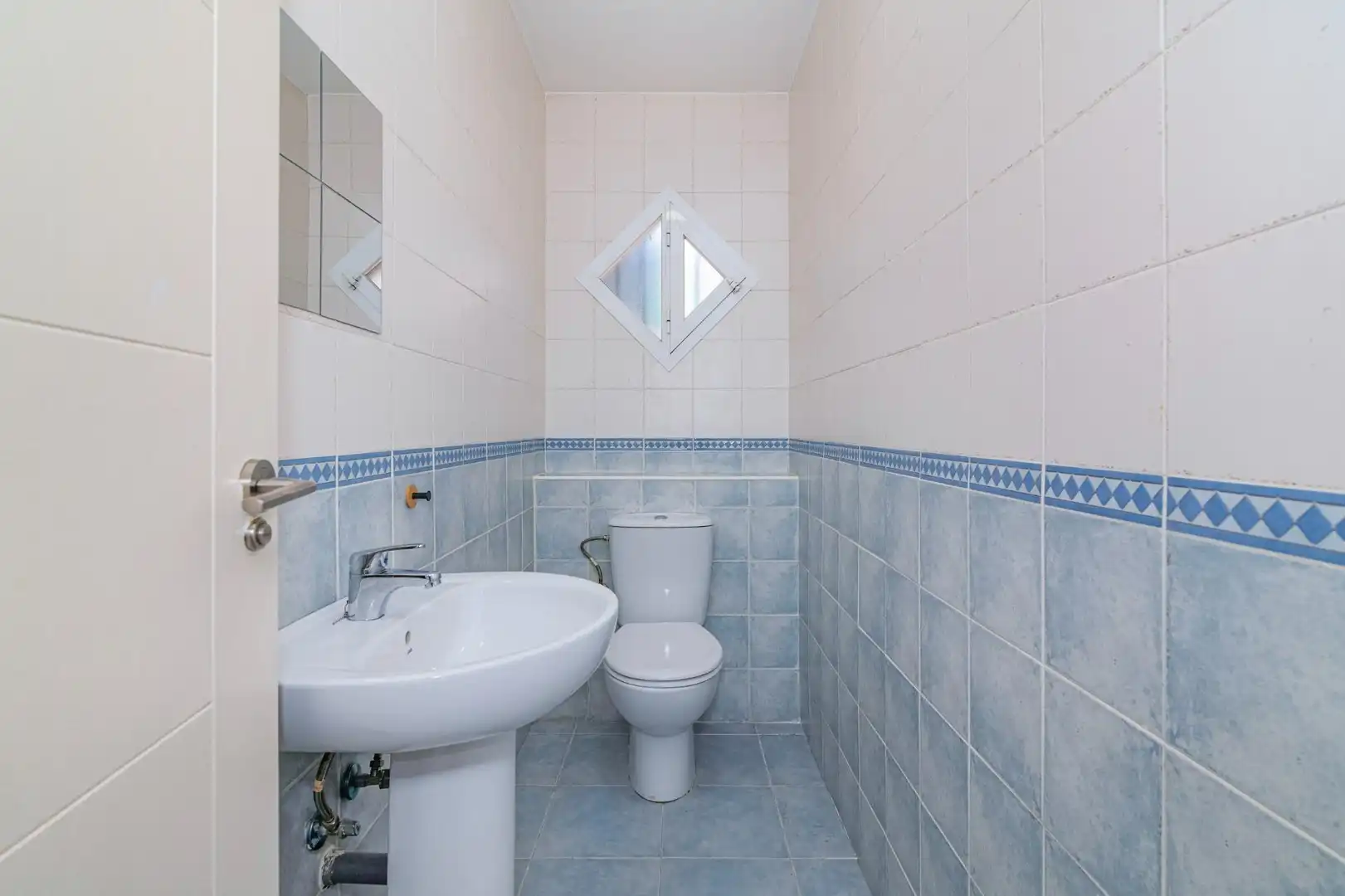 Casa aparellada amb terrassa en venda a Avenida LUIS JAVIER, imagen 31