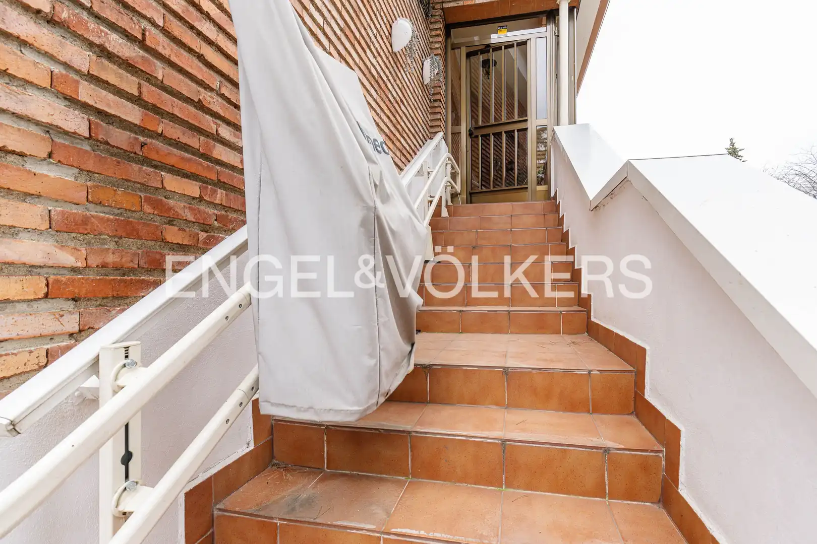 Casa adosada en venda en Madrid amb Aire condicionat, Calefacció i Jardí privat