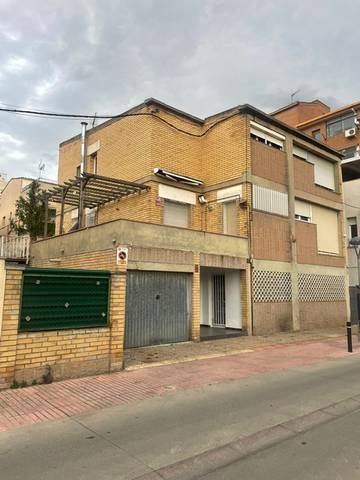 Edificio en Alquiler en Carrer Serra d'Almenara, 8 en Joc de la Bola - Camps d'Esports
