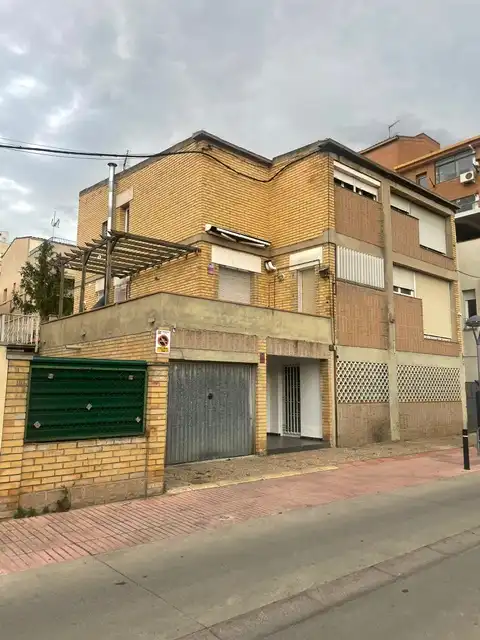 Außenansicht von Gebäude zur Miete in Lleida