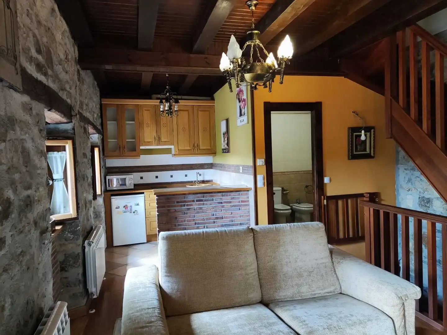 Sala d'estar de Finca rústica en venda en Valle de Mena amb Balcó