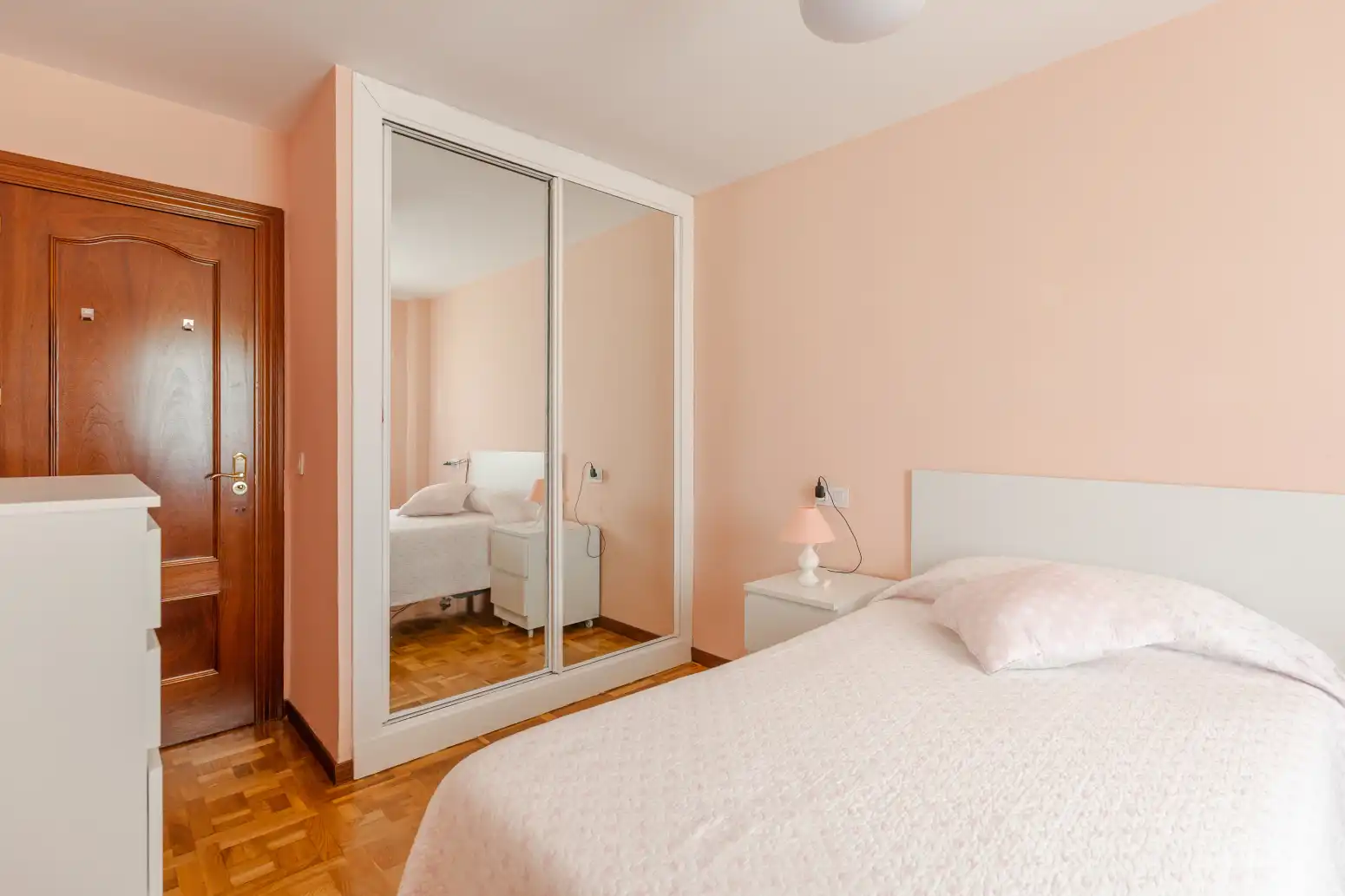 Schlafzimmer von Wohnung zum Verkauf in  Pamplona / Iruña mit Klimaanlage, Heizung und Abstellraum
