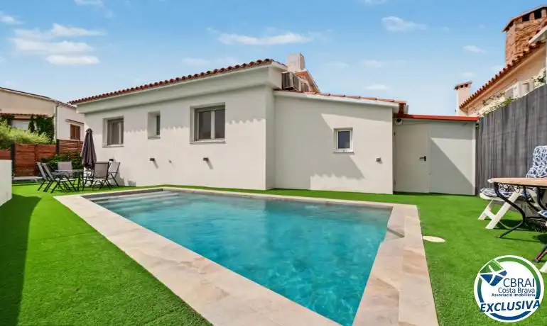 Piscina de Casa o chalet en venta en Roses con Aire acondicionado, Calefacción y Piscina