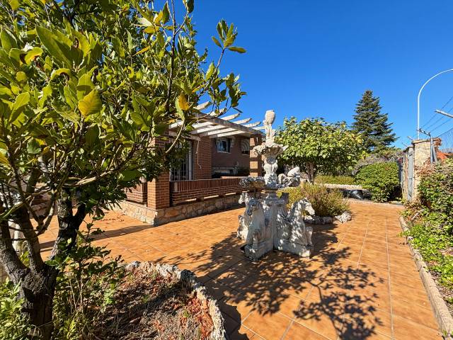 Casa-chalet en Venta en El Guijo - Colonia España