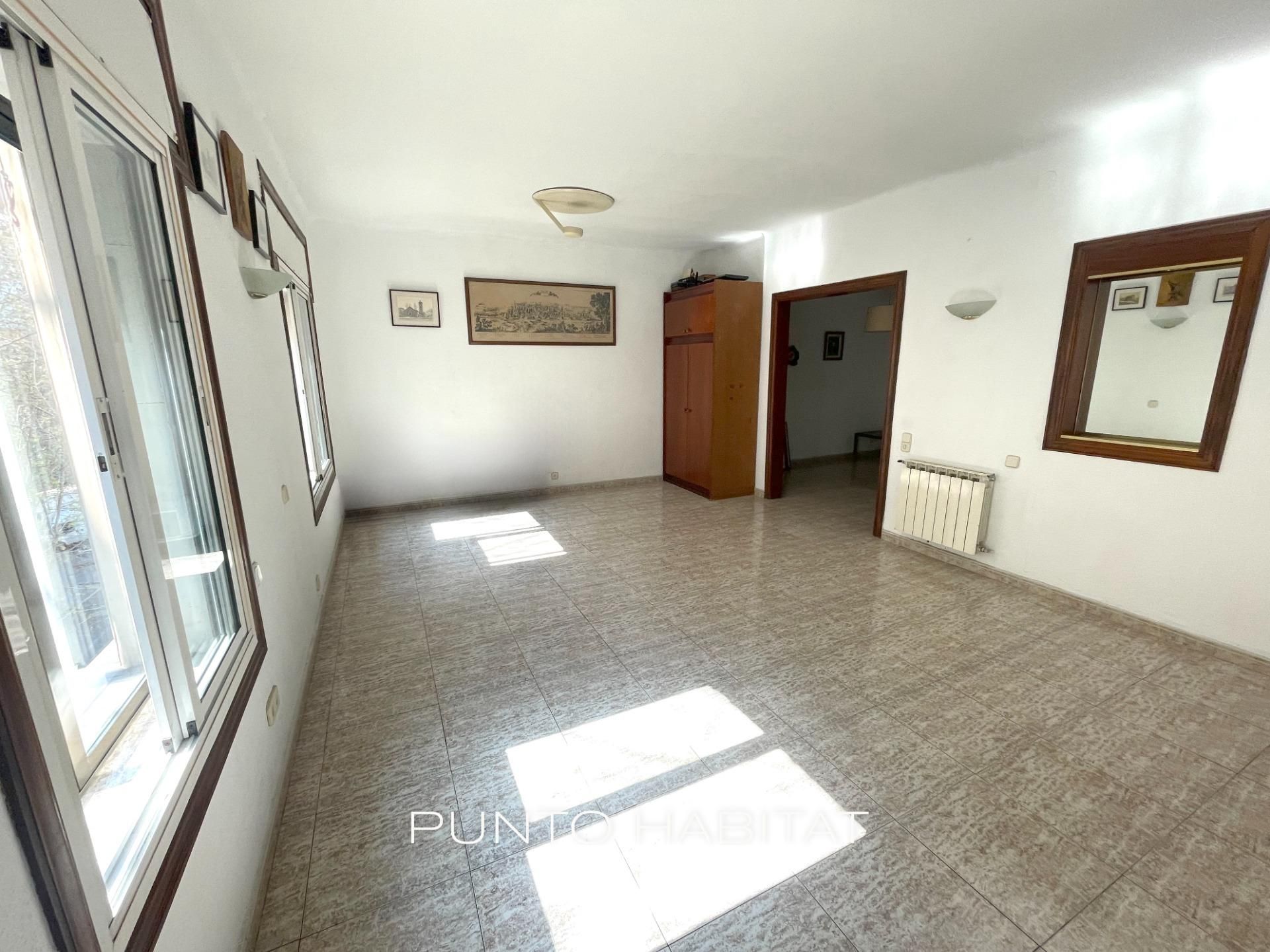 Living room of Flat for sale in  Barcelona Capital  with Heating and Balcony