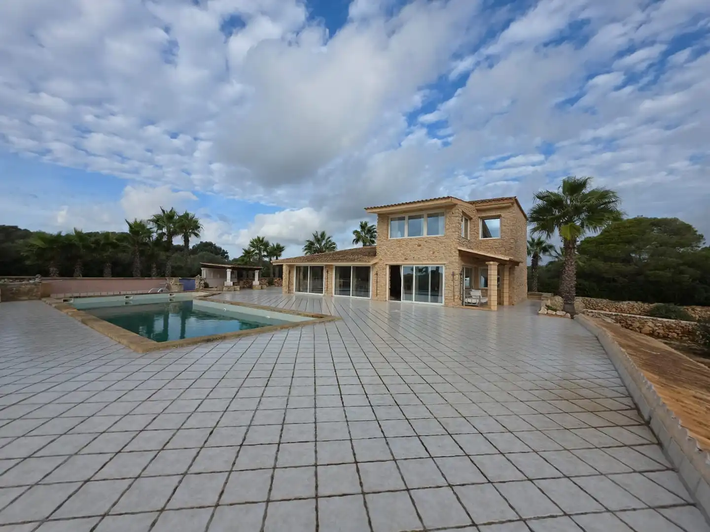 Vista exterior de Finca rústica en venta en Sant Llorenç des Cardassar con Aire acondicionado, Calefacción y Trastero