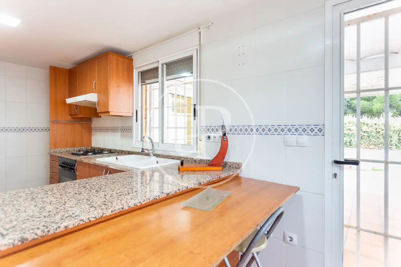 Cuina de Casa o xalet en venda en Riba-roja de Túria amb Calefacció, Jardí privat i Terrassa