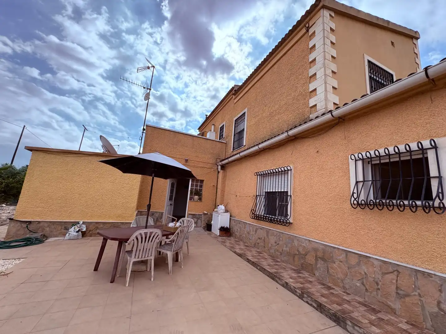 Exterior view of Houses for sale in Elche / Elx  with Swimming Pool