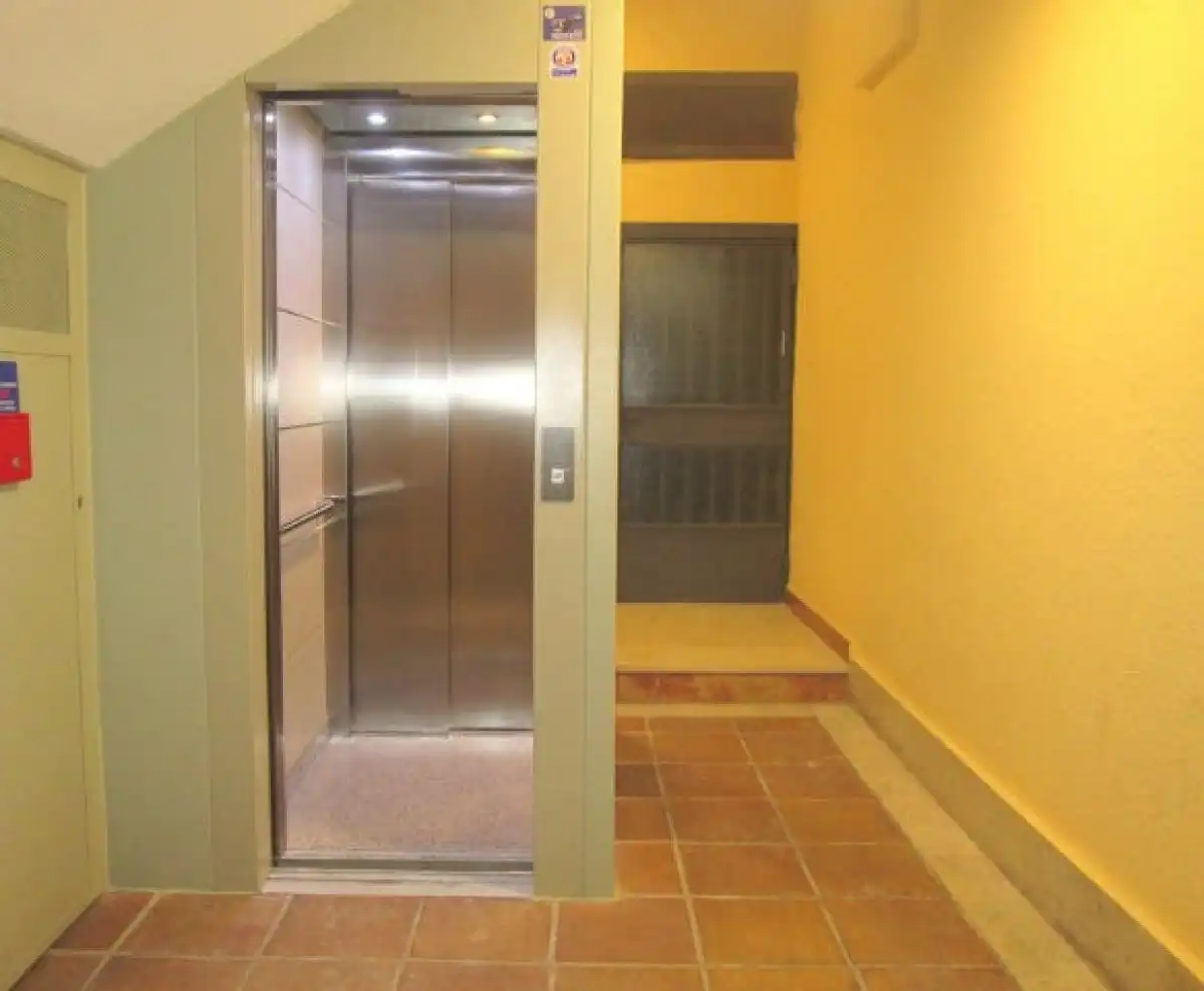 Office space with lift to rent in Calle SAN JUAN DE DIOS, imagen 17