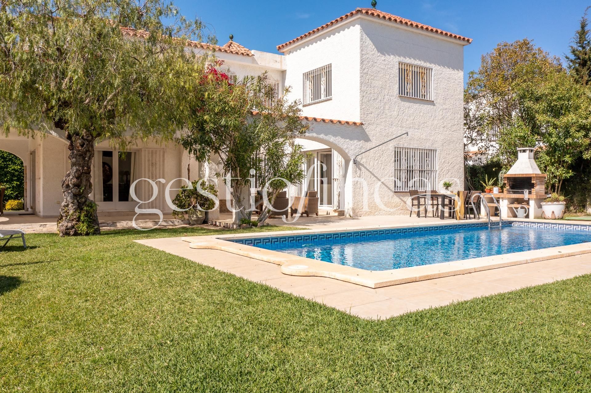 Exterior view of House or chalet for sale in Cambrils  with Air Conditioner, Heating and Private garden