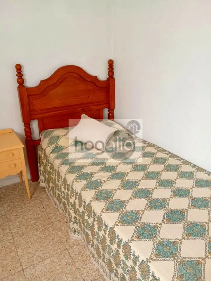 Habitación de Piso de alquiler en Sevilla con Terraza y Amueblado